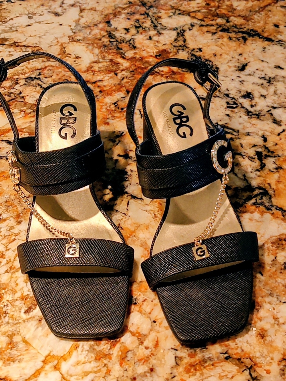 GBG Los Angeles Los Angeles Black With Chain Accent Women's Sandals